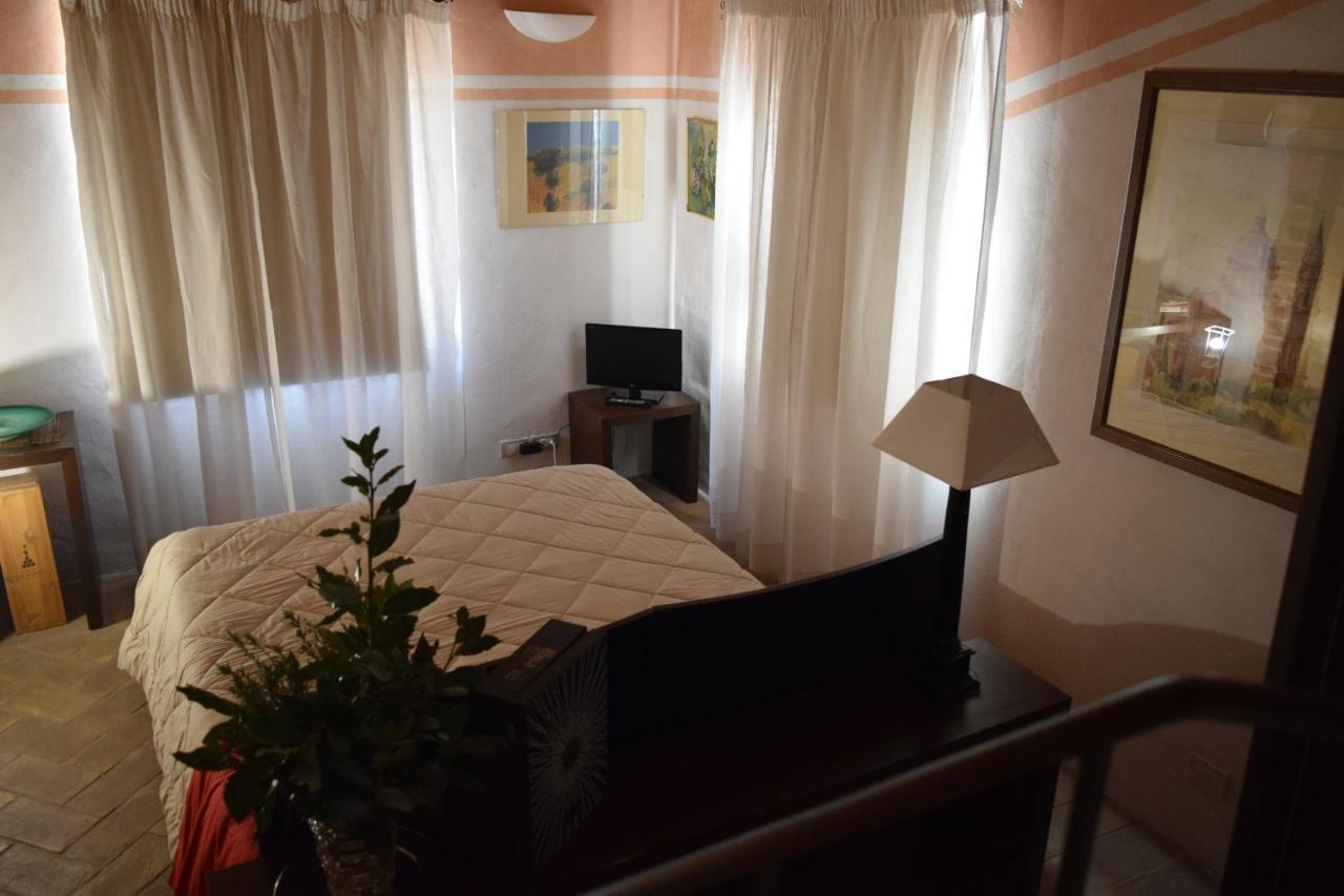 La Locanda Del Vino Nobile B&B Монтепульчано Экстерьер фото